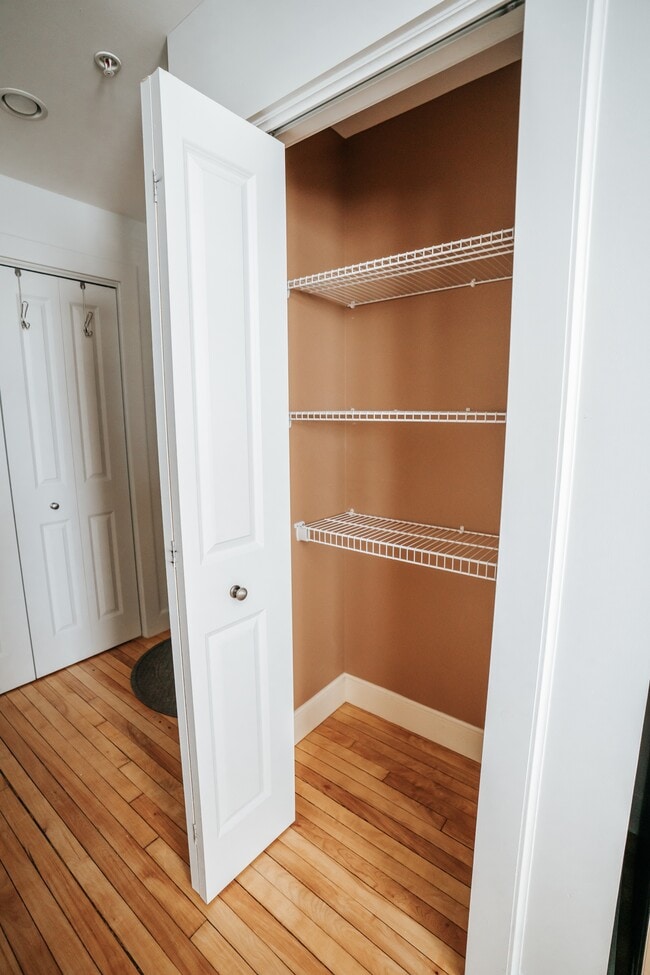 Building Photo - 1251 Congress St