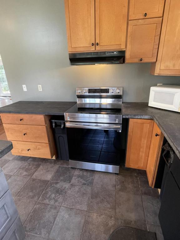 Building Photo - 67 Graham Rd