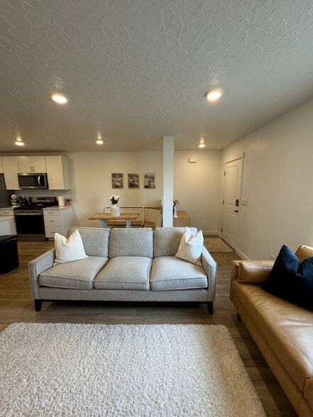Building Photo - 1144 W Summit Ridge Pky