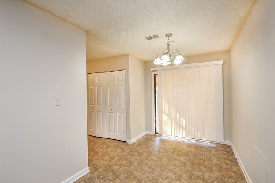 Building Photo - 4964 Galbraith Cir