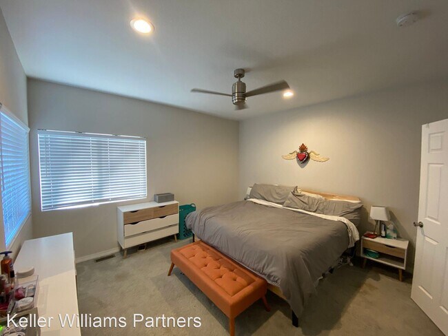 Building Photo - 4 br, 3 bath House - 4186 Orchid St