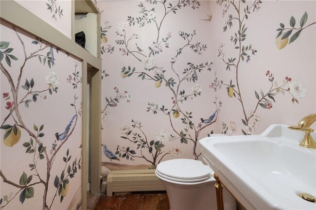 Building Photo - 73 Thames St