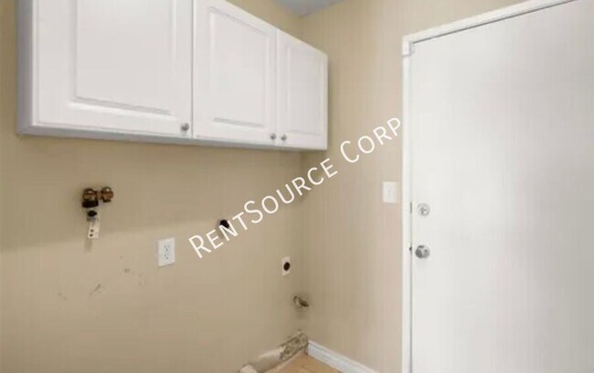 Building Photo - 25562 Avenida Frasca