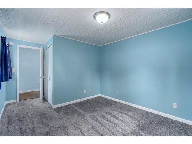 Building Photo - 773 US-63