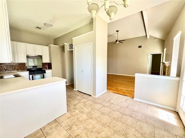 Building Photo - 2735 Wentworth Dr