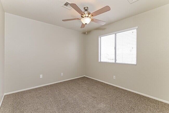 Building Photo - 1620 Lorna Dr