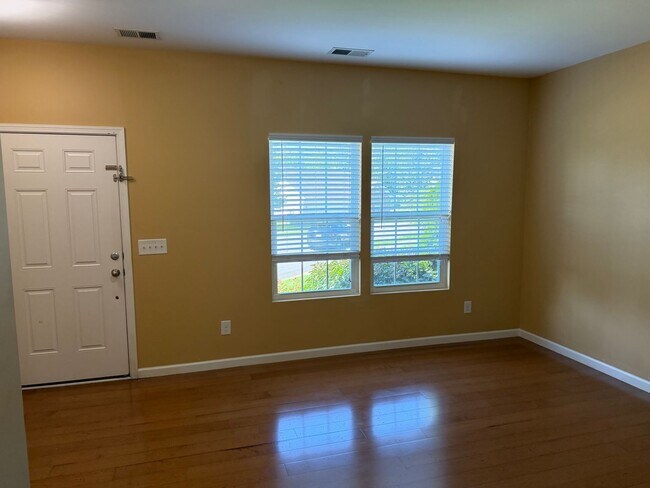 Building Photo - 109 Gupton Ct