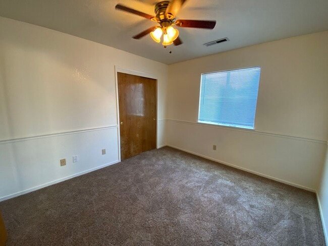Building Photo - REDUCED!!  3 Bedroom 2 Bath with POOL!