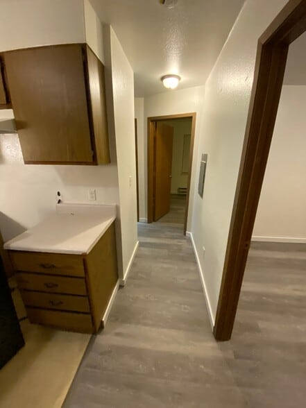 Building Photo - 125 Crescent Lake Rd