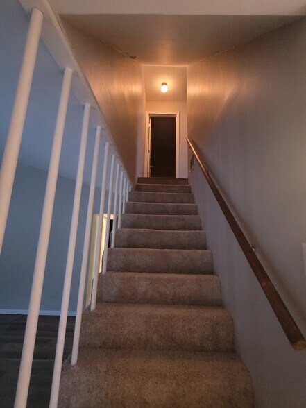 Building Photo - 2207 Weathered Rock Rd