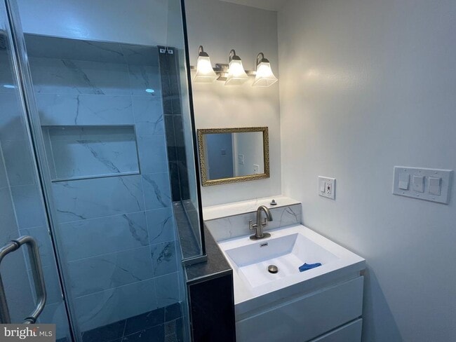 Building Photo - 3137 Trenholm Dr