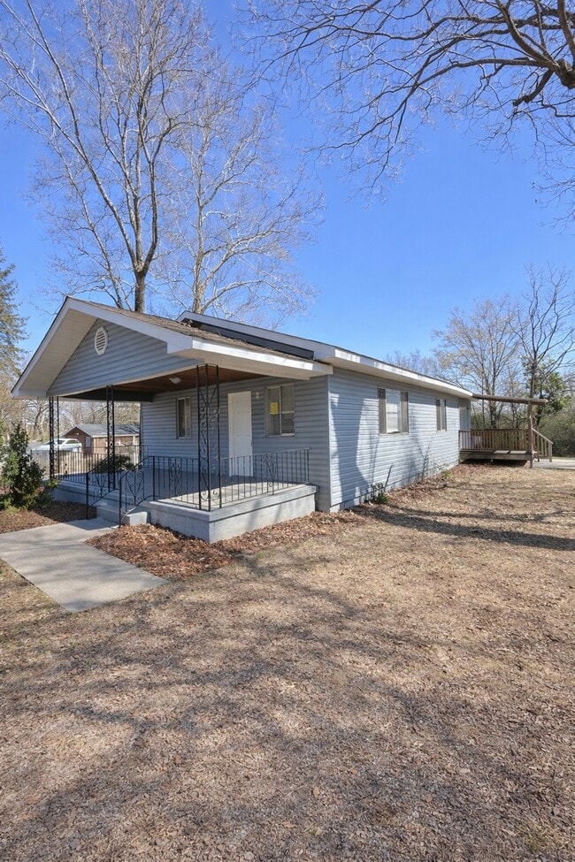 Building Photo - 226 3rd Ave