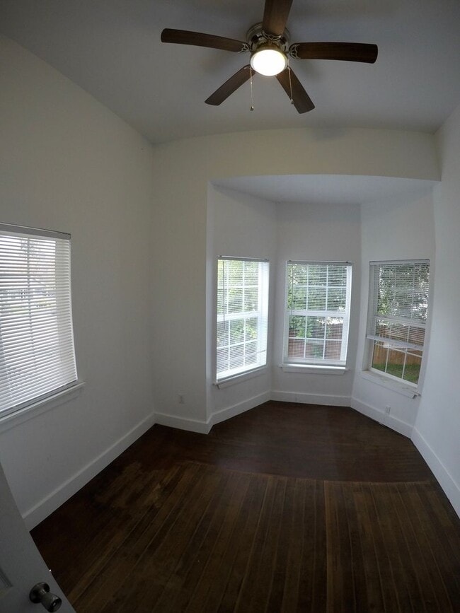 Building Photo - recently remodeled and upgraded!