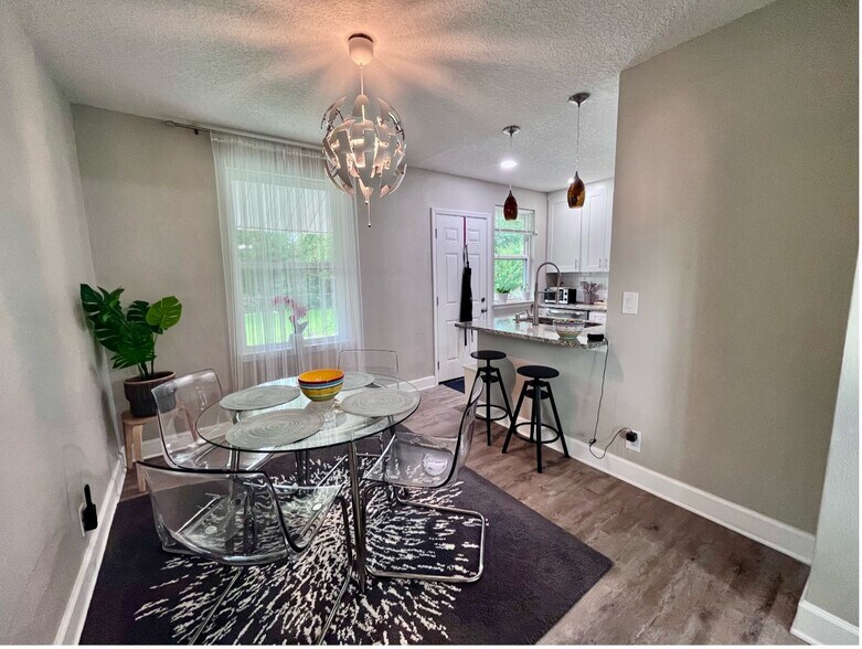 Building Photo - 4648 Cardinal Blvd