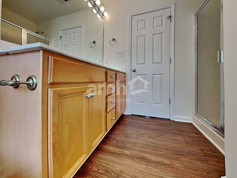 Building Photo - 163 Finley Ct