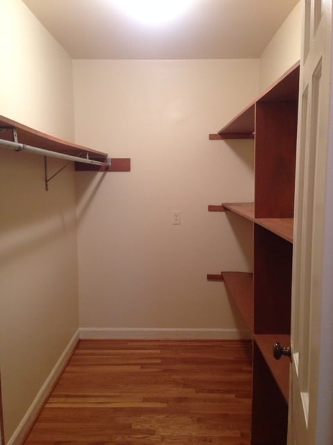 Building Photo - 4 BR home in NW school district--Lawn Serv...