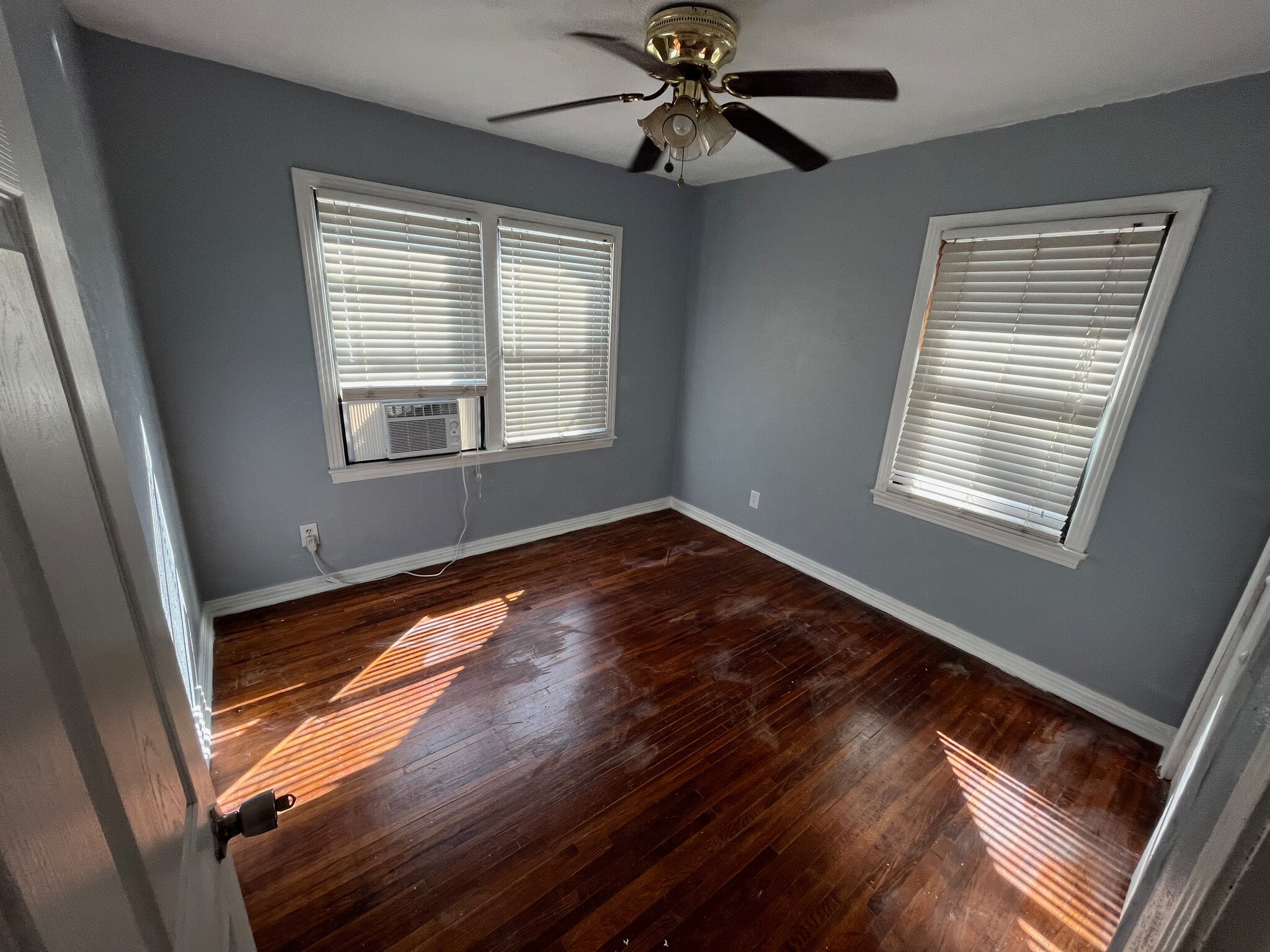 Building Photo - 2314 1st St