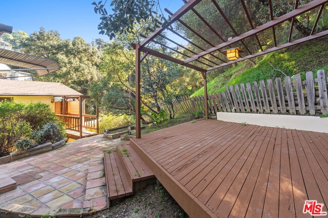 Building Photo - 3705 Fredonia Dr