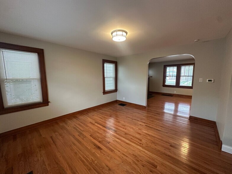 Building Photo - 1288 Linwood Ave