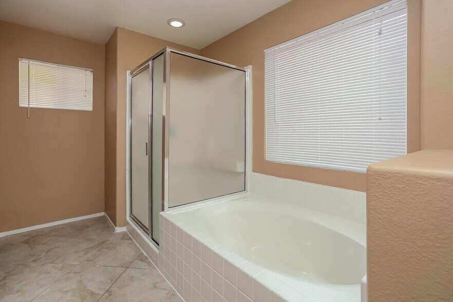 Building Photo - 4034 Warren Rock St