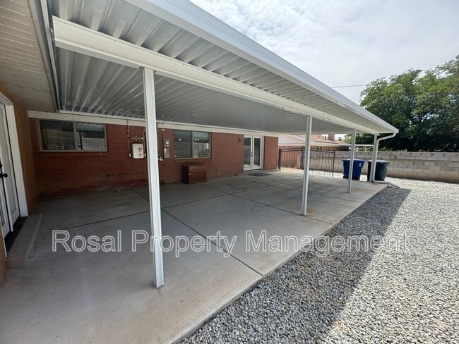 Building Photo - 8509 Las Camas Rd NE