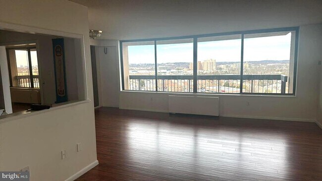 Building Photo - 3701 S George Mason Dr