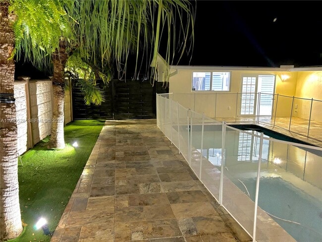 Building Photo - 18632 SW 93rd Ct