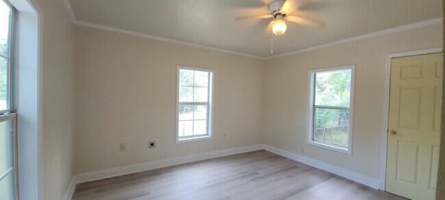 Building Photo - Adorable 1 bedroom/1 bath home!