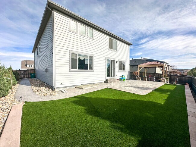 Building Photo - Almost Brand New Meadowlark 4bd 3.5ba home