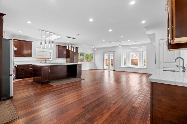 Building Photo - Stunning Newly Renovated Home with Luxury ...