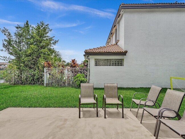 Building Photo - 7145 Crescent Creek Pl