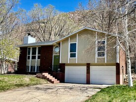 Building Photo - 816 N Jackson Ave