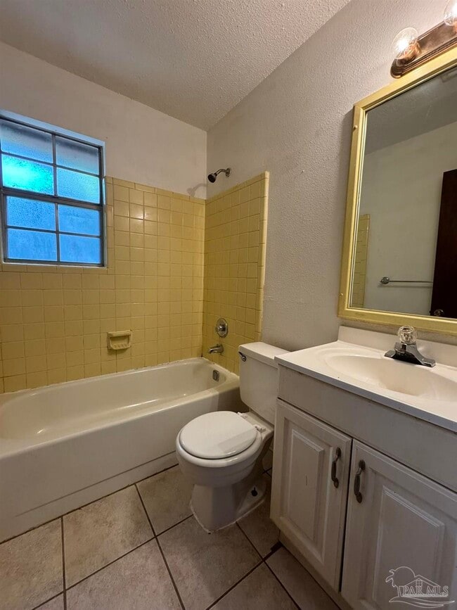 Building Photo - 718 Mills Ave