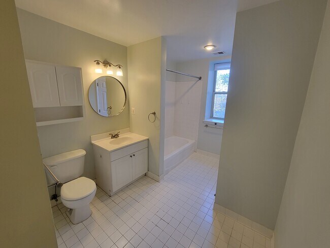 Building Photo - 1308 Clifton St NW