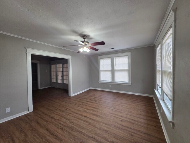 Building Photo - 3554 Faxon Ave