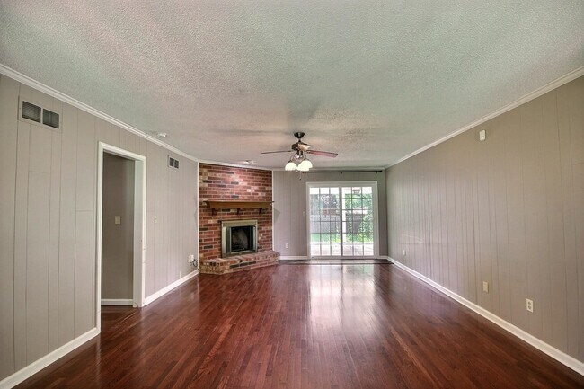 Building Photo - 1074 Tararidge Dr