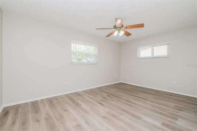 Building Photo - 1202 MacFarlane Ave