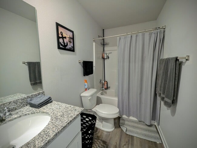 Building Photo - 5630 Brookview Ave