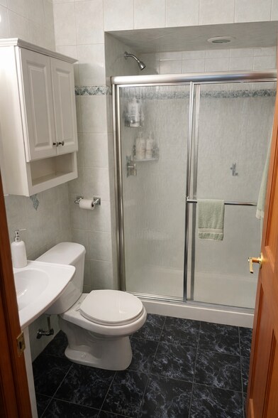 Primary Bathroom - 24 Mulberry St