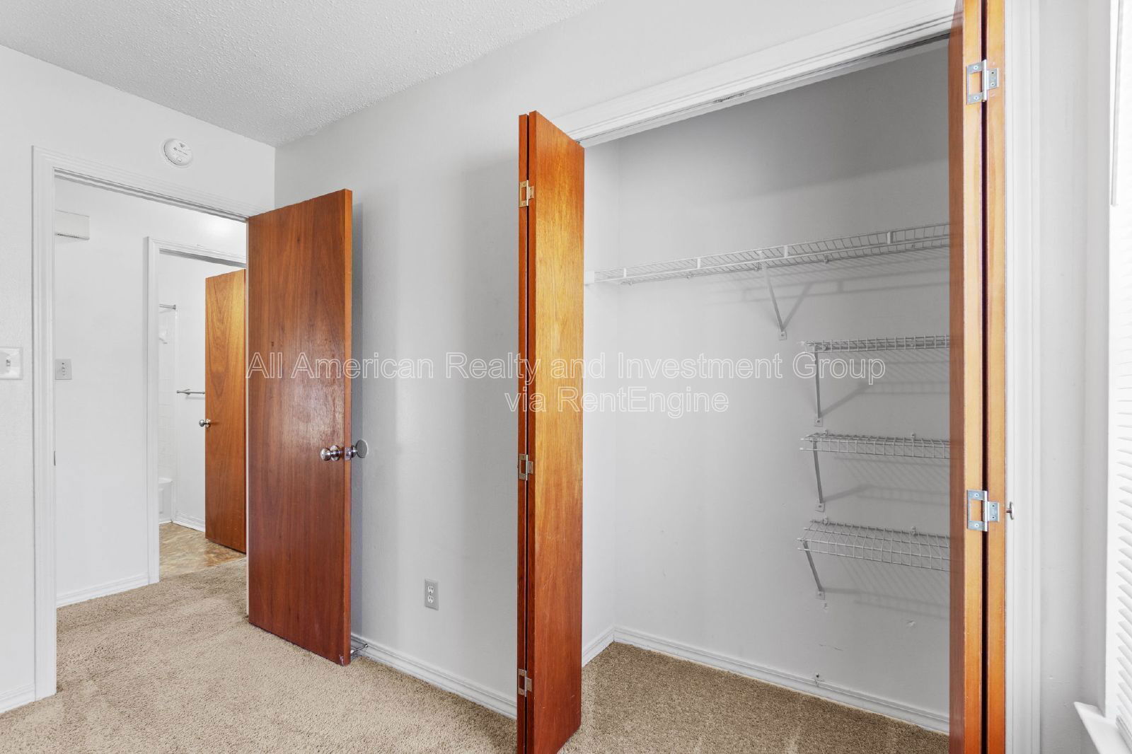 Building Photo - 1925 Estival St