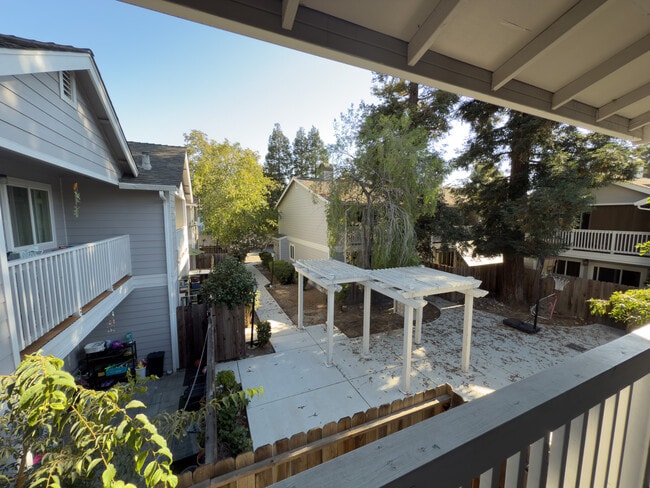 Building Photo - 3322 Santa Rita Rd