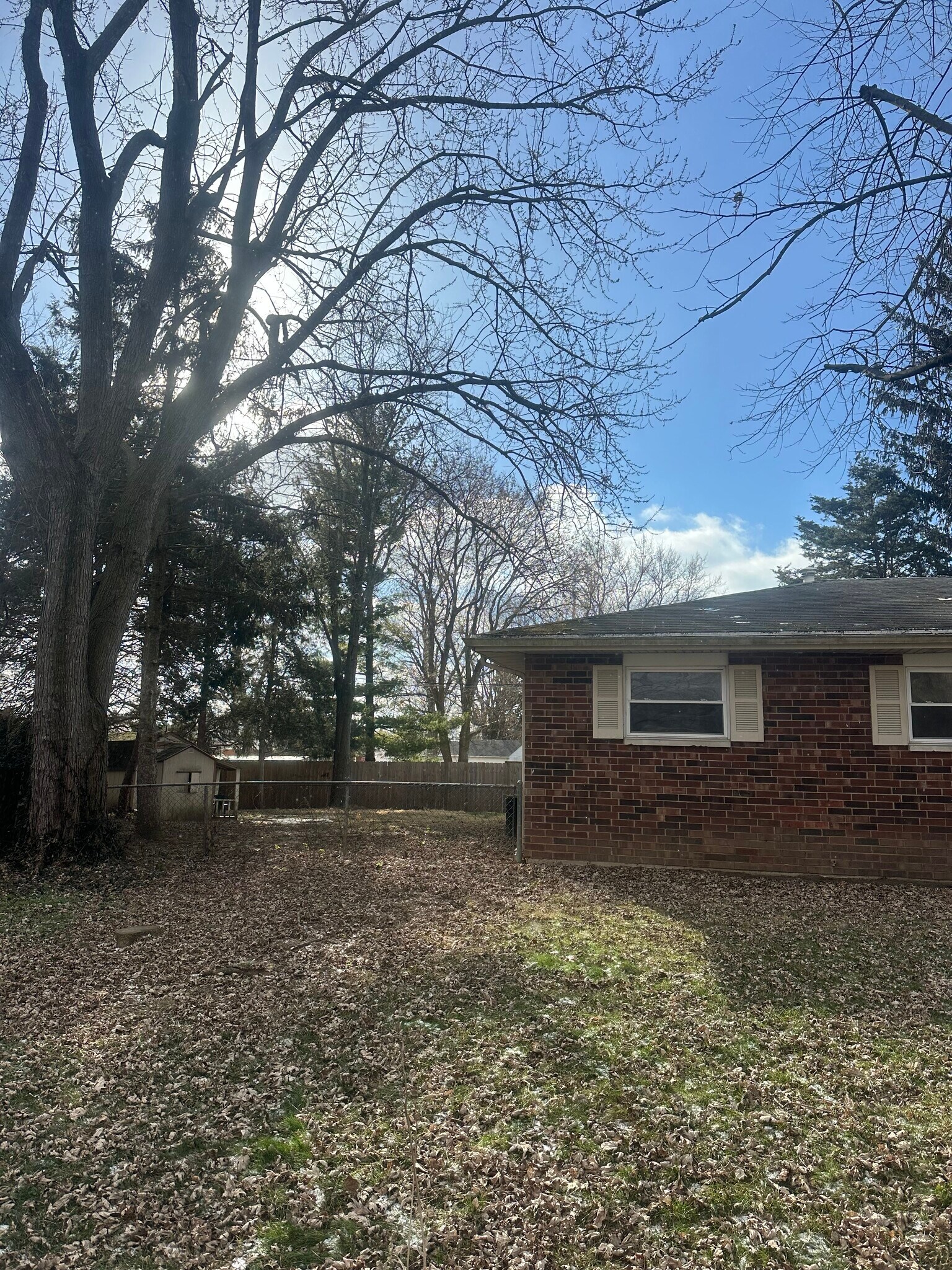 Building Photo - 991 Deerfield Ct