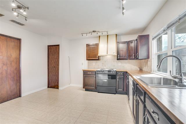 Building Photo - 5602 Magnolia Ln