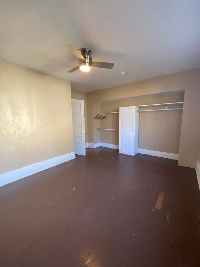 Building Photo - Now showing, Updated 3BR 2 Full Bath house...