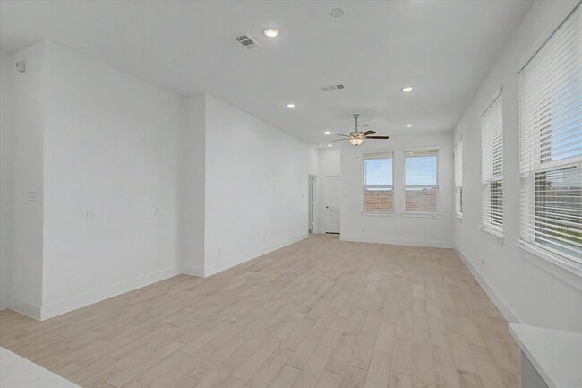 Building Photo - 21138 Garden Palm Dr