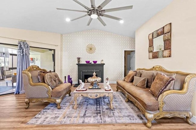 Building Photo - 2363 NW 13th Ct