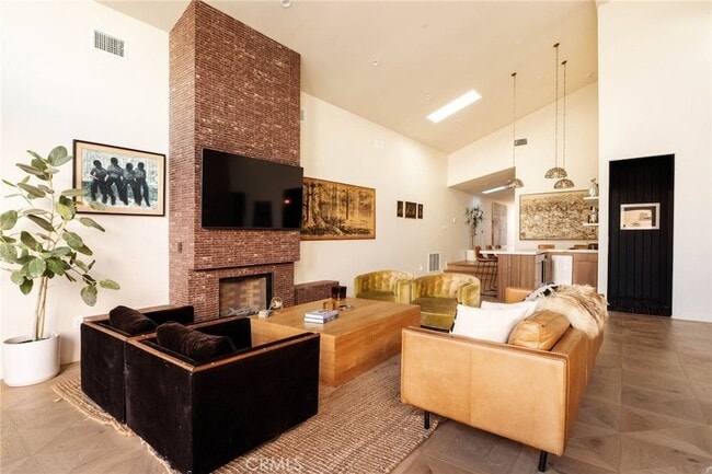 Building Photo - 354 5th Ave