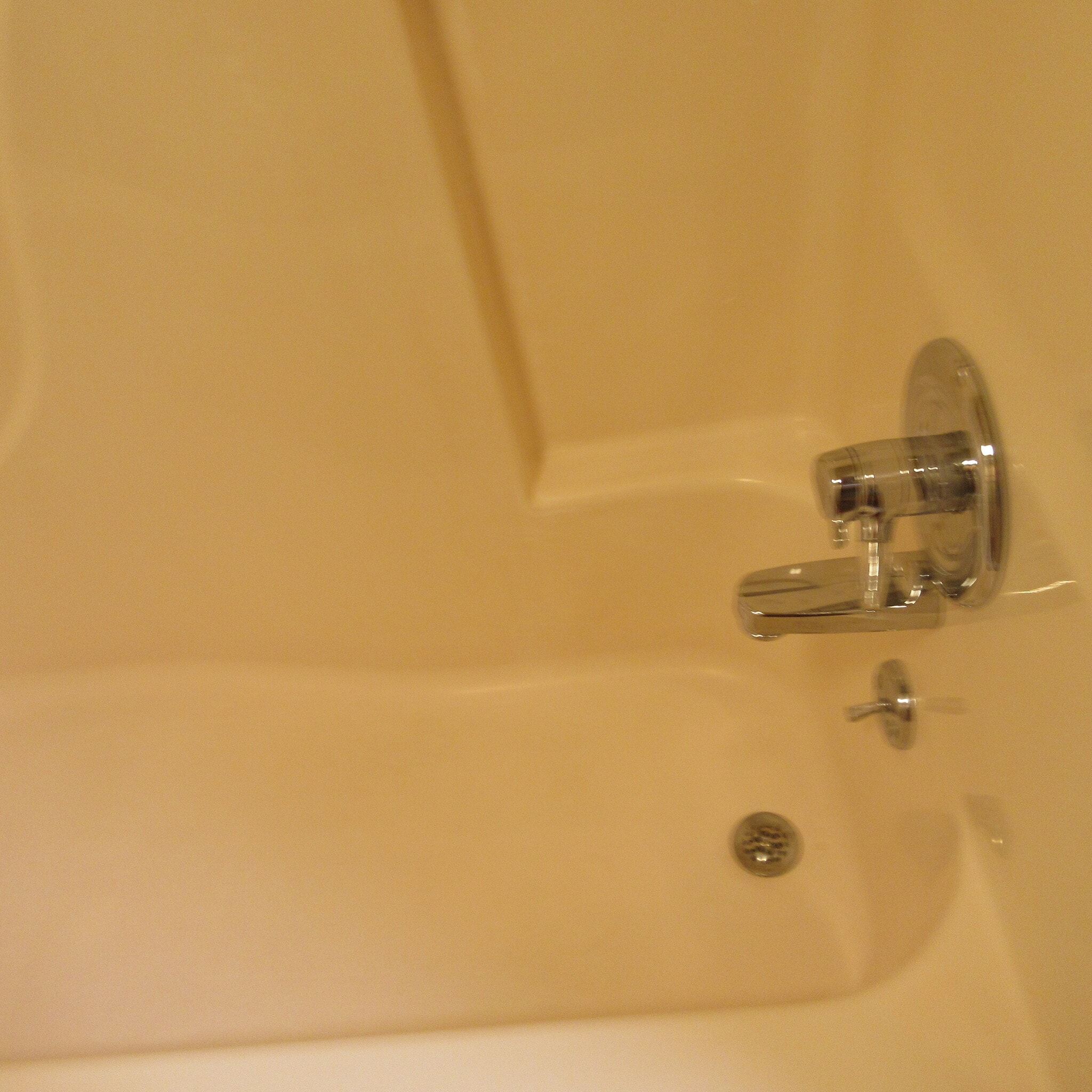 room B tub - 222 Stribling Ave