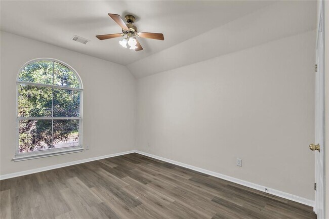 Building Photo - 3733 Eagles Nest St