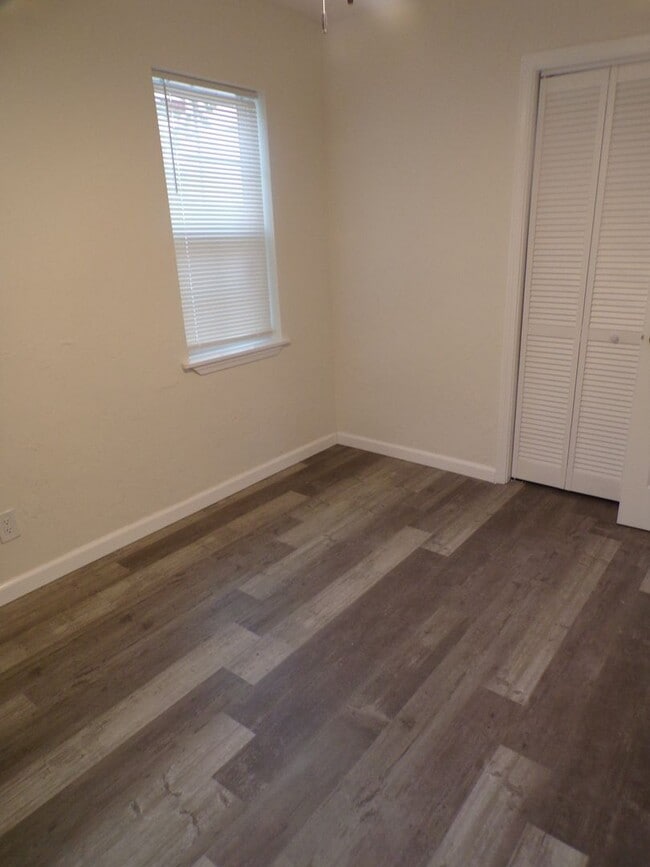 Building Photo - Great redo across the street form Pat Henry Elementary School